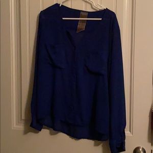 Long sleeve, with two pocket detail